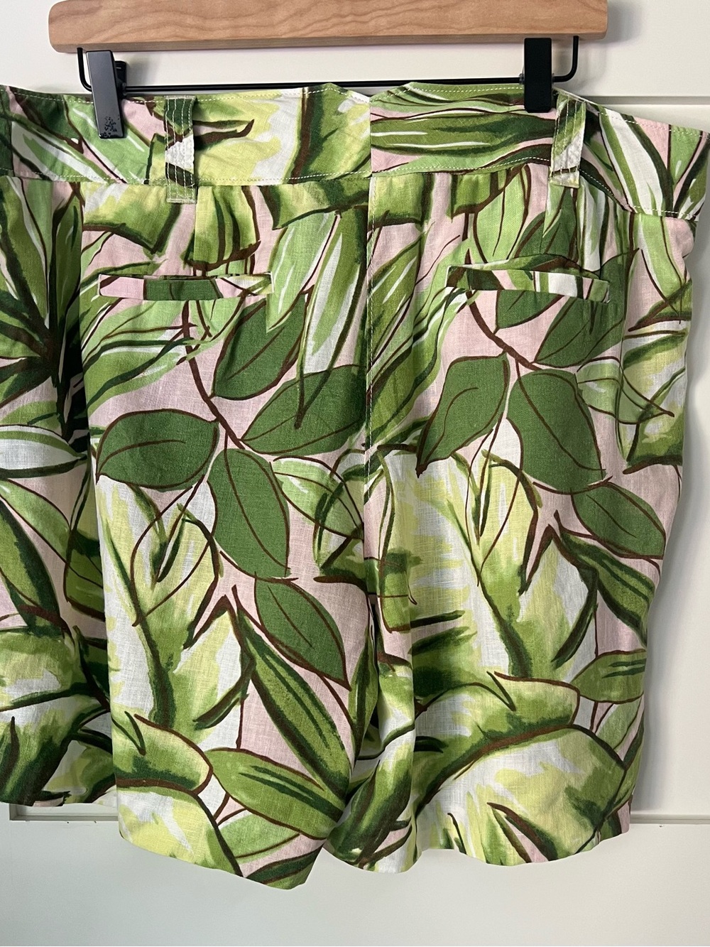 Tommy Bahama 100% Linen Tropical Leaf Shorts Fits Like Size 16 Pink Green - Picture 3 of 13